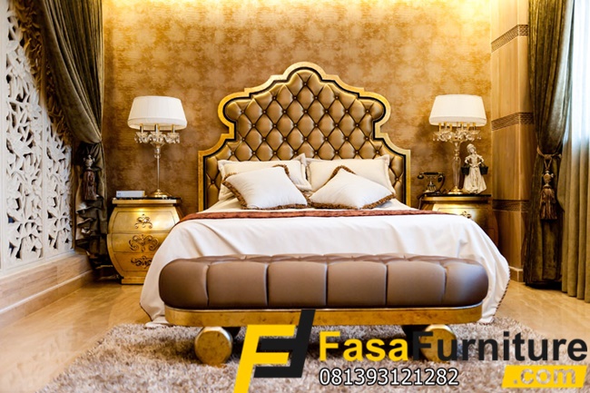 Tempat Tidur Klasik Minimalis