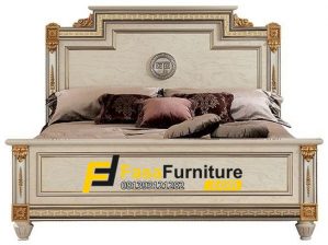 Tempat Tidur Model Klasik Minimalis Elegan