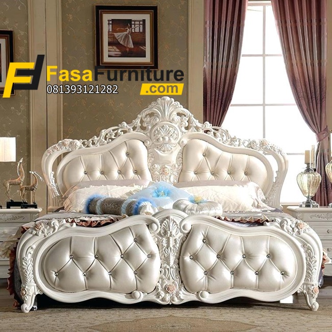 Tempat Tidur Klasik Putih Modern