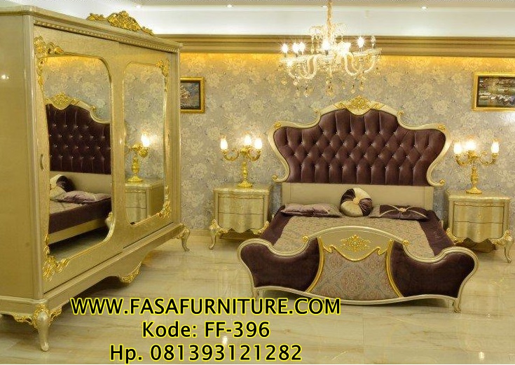 Set Kamar Tidur Mewah Model Itali