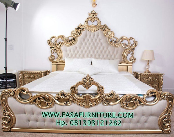 Tempat Tidur Mewah Ukir Kayu Jati Tpk