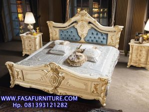 Ukiran Tempat Tidur Mewah Bergaya Eropa