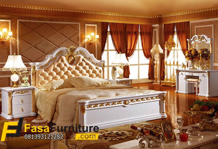 Set Kamar Tidur Mewah Warna Klasik