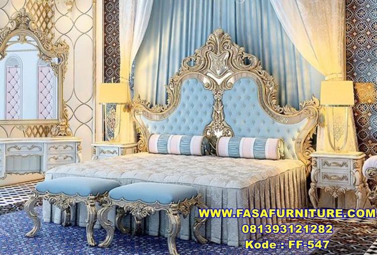 Set Kamar Tidur Eropa Model Ukir