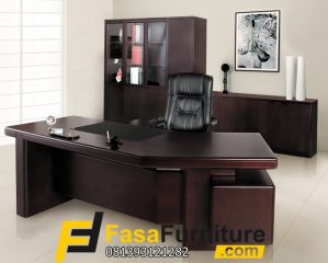 Meja Kantor Direktur Baik Hati Minimalis