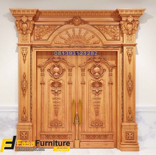 Ukiran Pintu Utama Mewah Kupu Tarung Klasik